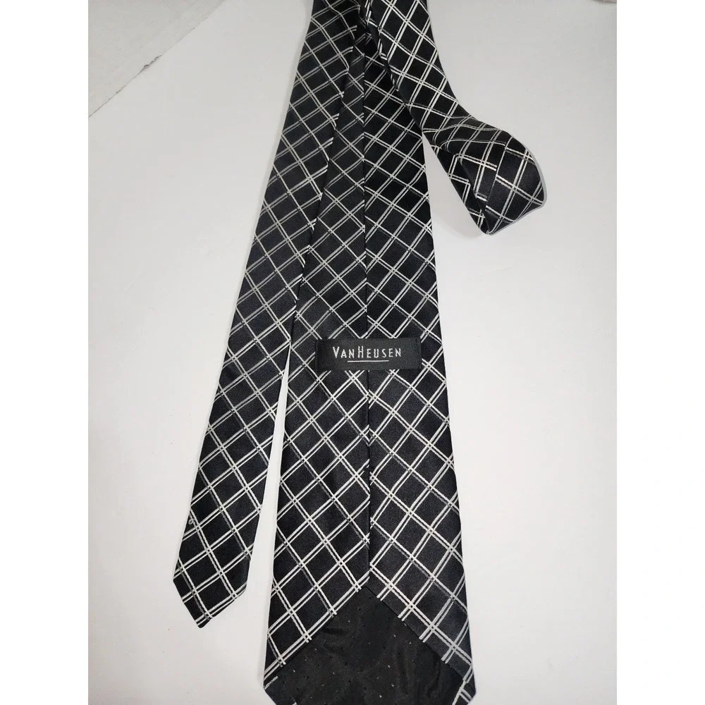 Van Heusen Silk‎ Tie Black Classy